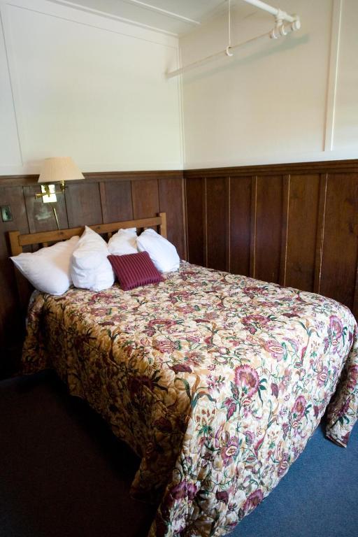 Prince Of Wales Hotel Уотертон-Парк Номер фото